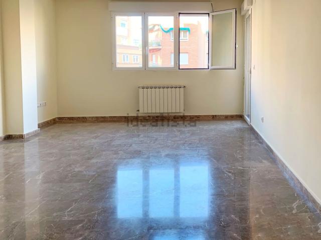 Piso en alquiler en Distrito 4, Albacete
