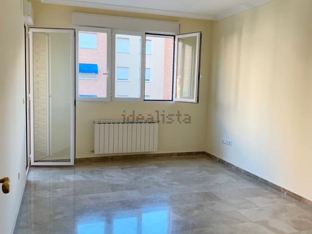 Piso en alquiler en Distrito 4, Albacete