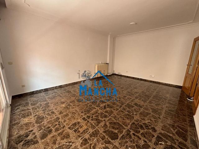 Piso en venta en Distrito 4, Albacete