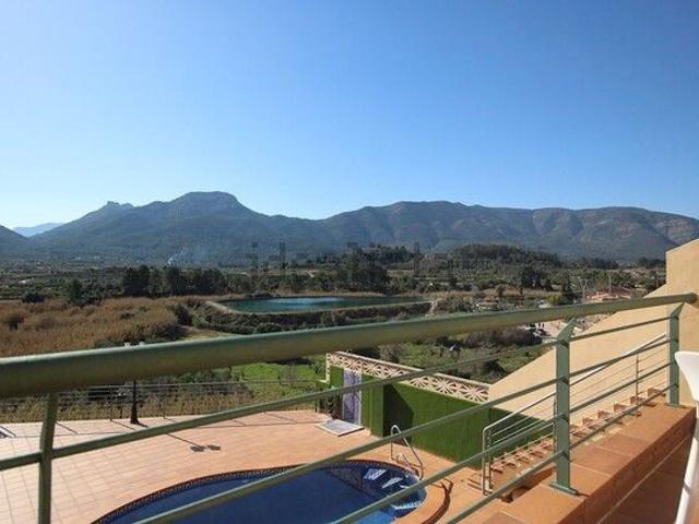 Piso en venta en Alcalalí