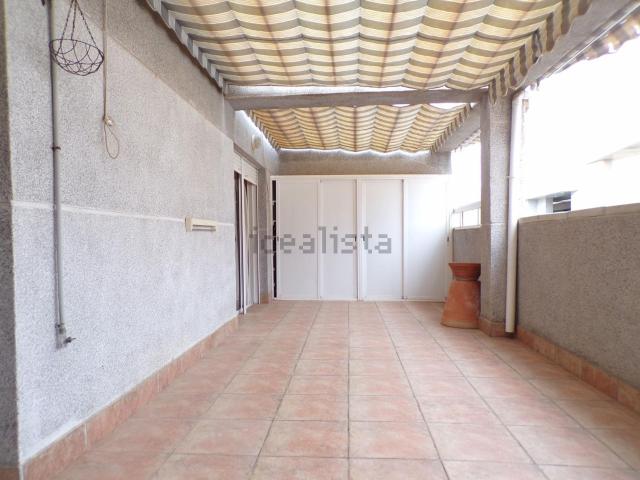 Ático en alquiler en Benalúa, l'Alacantí