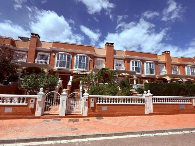 Dúplex en venta en Villa Blanca, Almería
