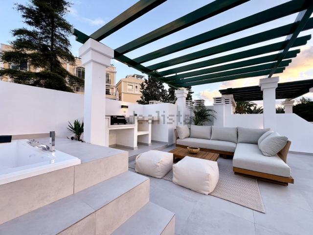 Dúplex en venta en Nueva Andalucía, Costa del Sol Occidental