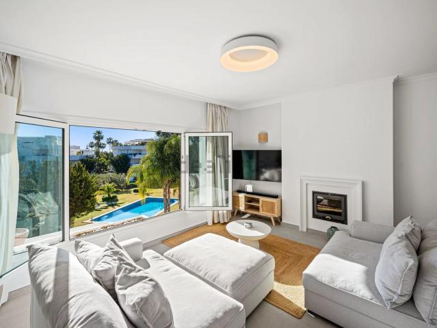 Ático en venta en Nueva Andalucía, Costa del Sol Occidental