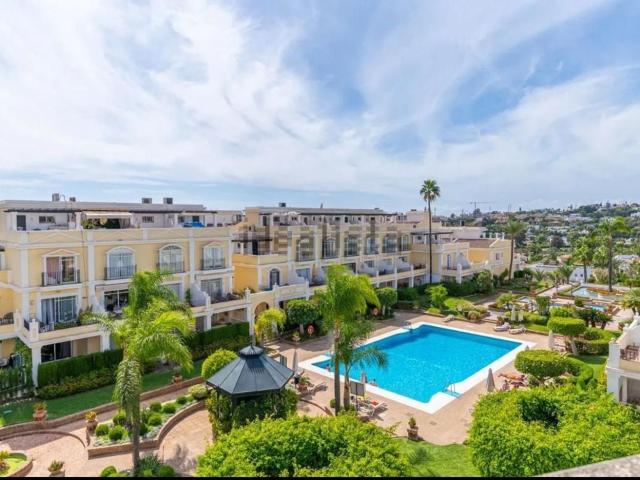 Dúplex en alquiler en Nueva Andalucía, Costa del Sol Occidental