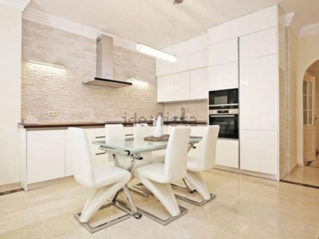 Piso en alquiler en Nueva Andalucía, Costa del Sol Occidental