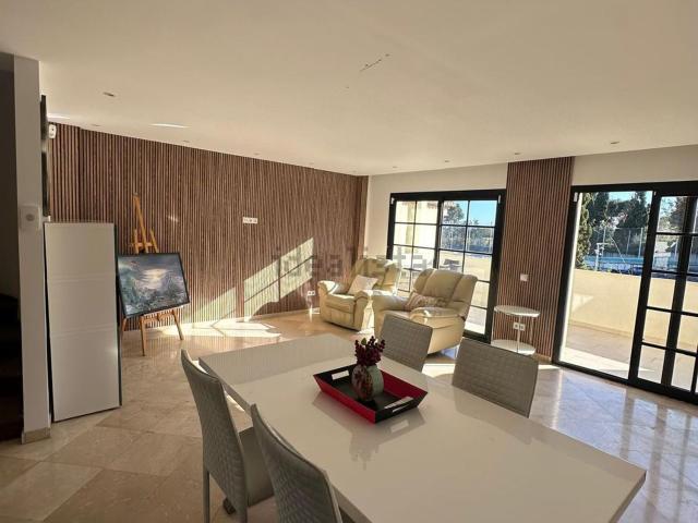 Piso en alquiler en Nueva Andalucía, Costa del Sol Occidental