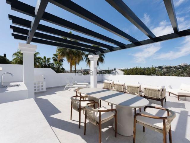 Ático en venta en Nueva Andalucía, Costa del Sol Occidental