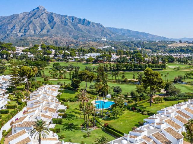 Ático en venta en Nueva Andalucía, Costa del Sol Occidental