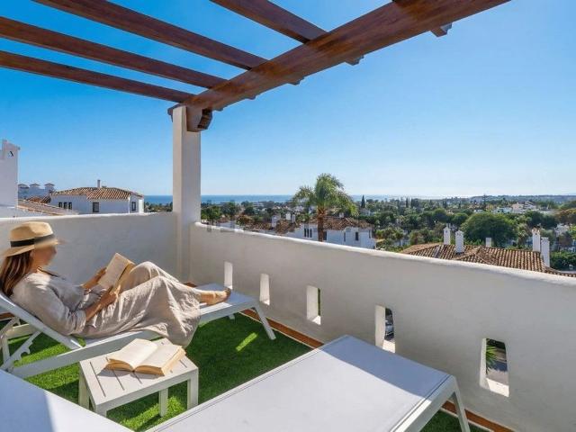 Dúplex en venta en Nueva Andalucía, Costa del Sol Occidental