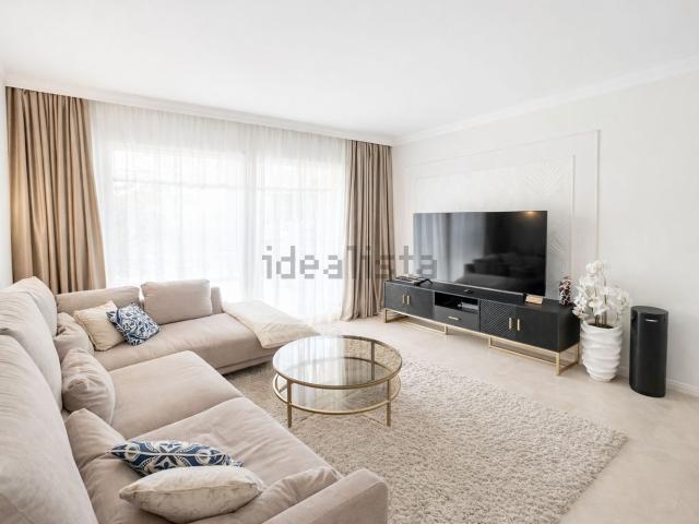 Ático en venta en Nueva Andalucía, Costa del Sol Occidental