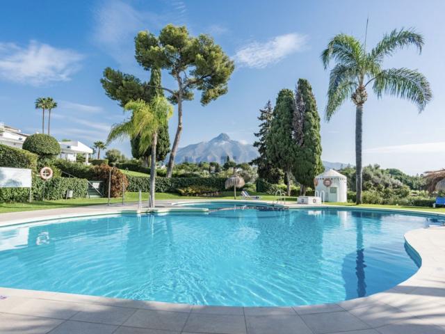 Ático en venta en Nueva Andalucía, Costa del Sol Occidental