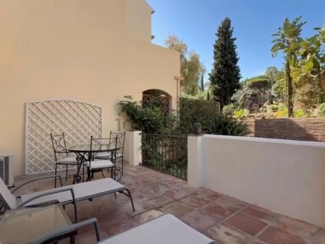Dúplex en alquiler en Nueva Andalucía, Costa del Sol Occidental