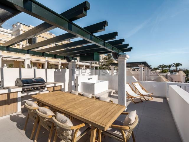Ático en venta en Nueva Andalucía, Costa del Sol Occidental