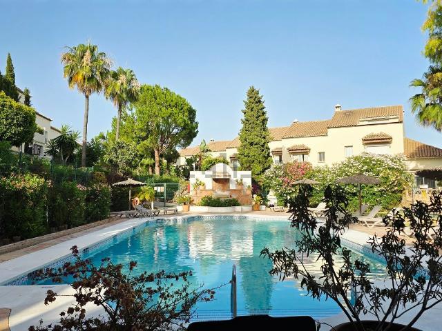 Ático en venta en Nueva Andalucía, Costa del Sol Occidental