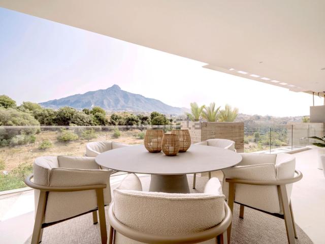 Ático en venta en Nueva Andalucía, Costa del Sol Occidental