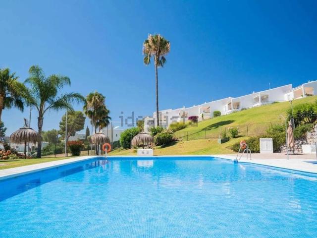 Dúplex en alquiler en Nueva Andalucía, Costa del Sol Occidental