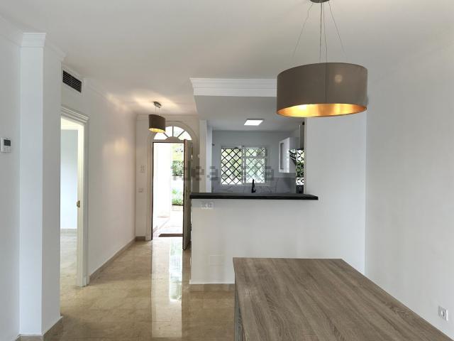 Piso en venta en Nueva Andalucía, Costa del Sol Occidental