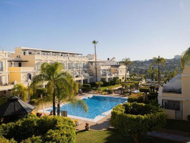 Dúplex en alquiler en Nueva Andalucía, Costa del Sol Occidental