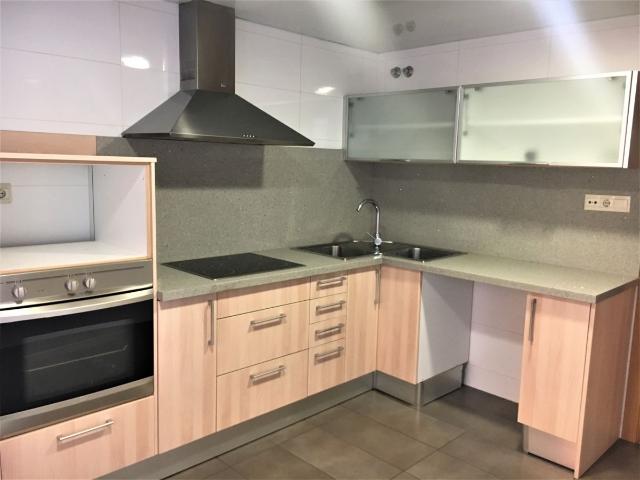 Piso en alquiler en Centre, Cornellà De Llobregat