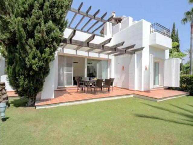 Piso en alquiler en Alcazaba Beach, Estepona