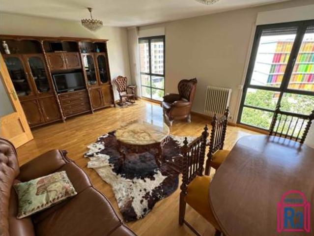 Piso en alquiler en Eras de Renueva, León