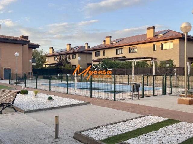Piso en alquiler en Villaviciosa De Odón, Madrid
