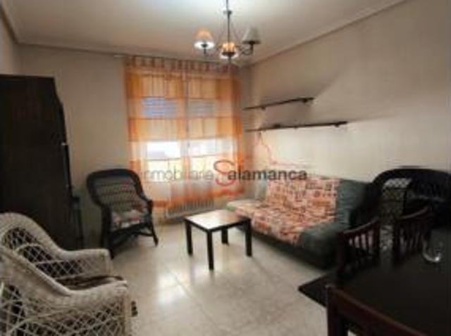 Piso en alquiler en Salesas, Salamanca