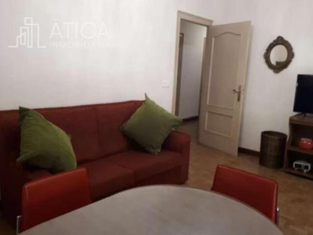 Piso en alquiler en Salesas, Salamanca