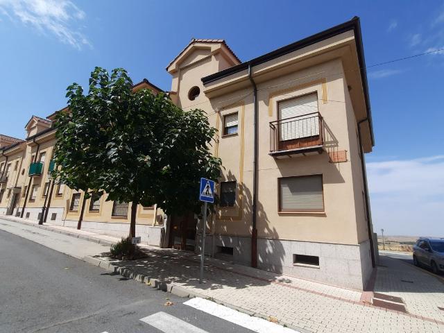 Piso en alquiler en Sexmo de San Lorenzo, Torrecaballeros