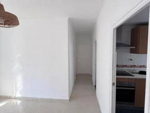 Piso en alquiler en Los Remedios, Sevilla