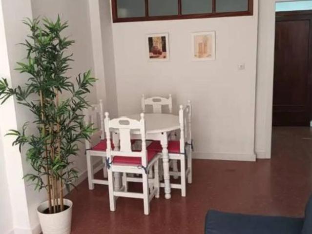Piso en alquiler en Los Remedios, Sevilla