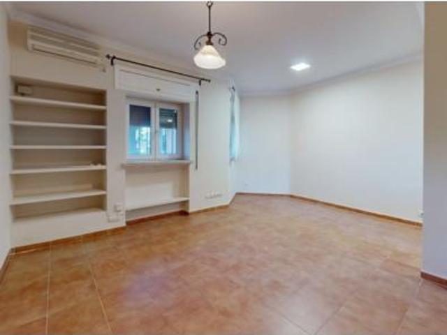 Piso en alquiler en Los Remedios, Sevilla