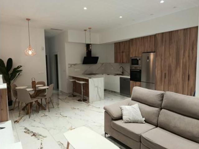 Piso en alquiler en Urbanización Calas Blancas, Torrevieja