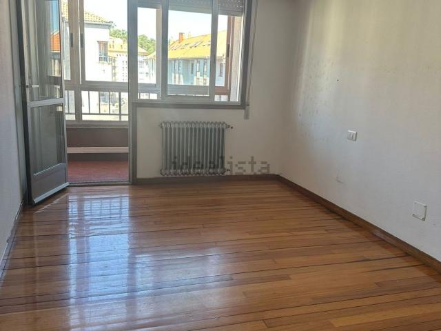 Piso en venta en Ames, Seidón