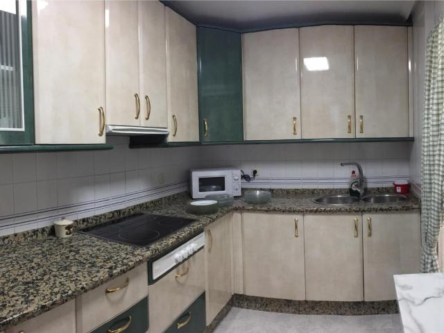 Apartamento en alquiler en Reyes Huertas, Cáceres