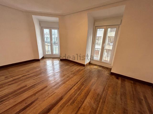 Ático en venta en Donostia-san Sebastián, Erdialdea