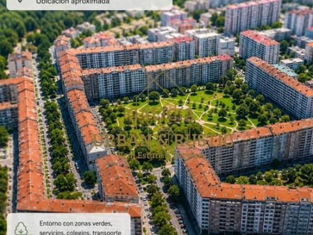 Piso en venta en Figueirido, Vigo