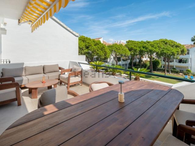 Ático en venta en El Rocio, Estepona