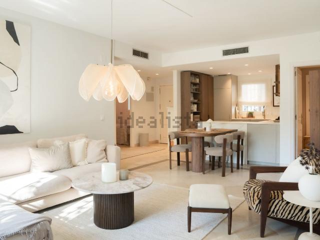 Piso en venta en Venalmar, Estepona