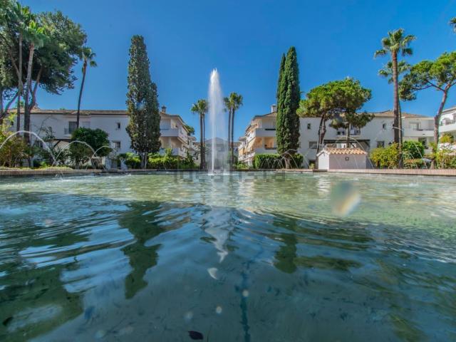 Dúplex en venta en Estepona, Venalmar