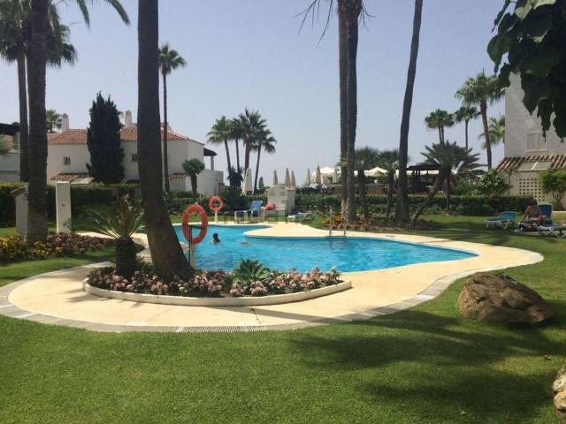 Ático en alquiler en Rio Real, Costa del Sol Occidental