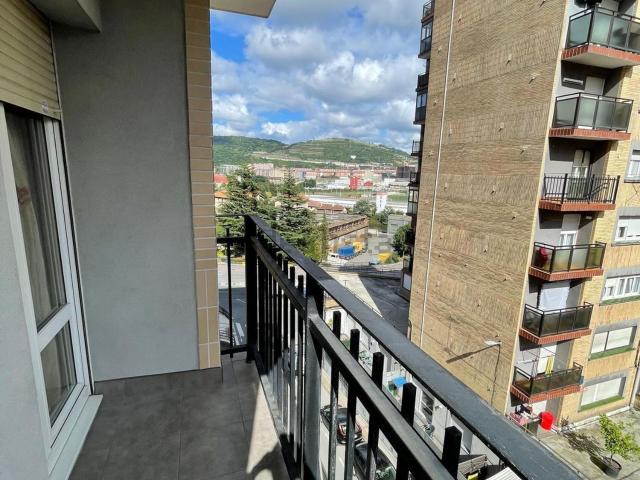 Piso en venta en Barakaldo, Burtzeña