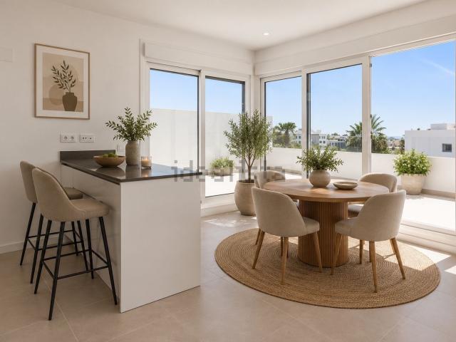Ático en venta en Andalucía los Pinos, Estepona
