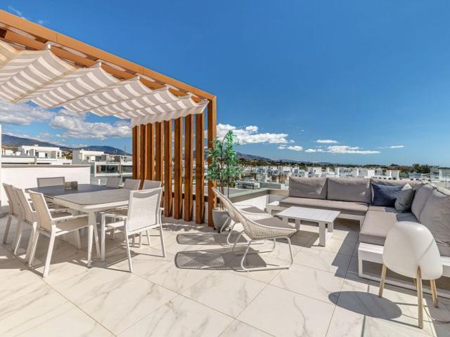 Ático en venta en Estepona, Costalita