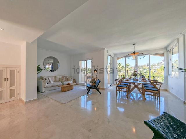 Dúplex en venta en Altos de la Quinta II, Benahavís
