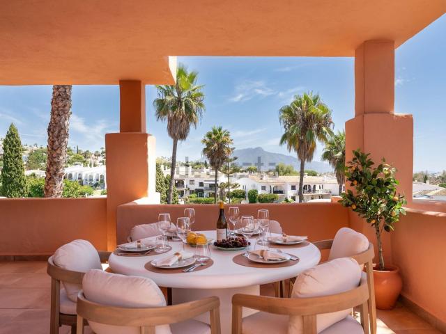 Ático en alquiler en La Alquería-El Paraíso, Costa del Sol Occidental