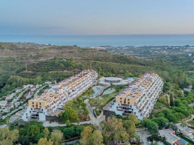 Dúplex en venta en Parque Botánico Las Lomas del Guadalmina, Costa del Sol Occidental