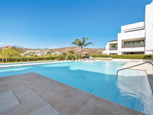 Dúplex en venta en La Alquería-El Paraíso, Costa del Sol Occidental
