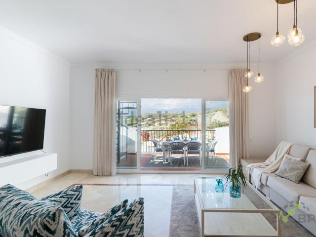Ático en alquiler en La Alquería-El Paraíso, Costa del Sol Occidental